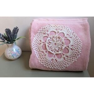 Vintage Pink Bath Towel Crochet Doily Cottagecore Bathroom Decor 24x47